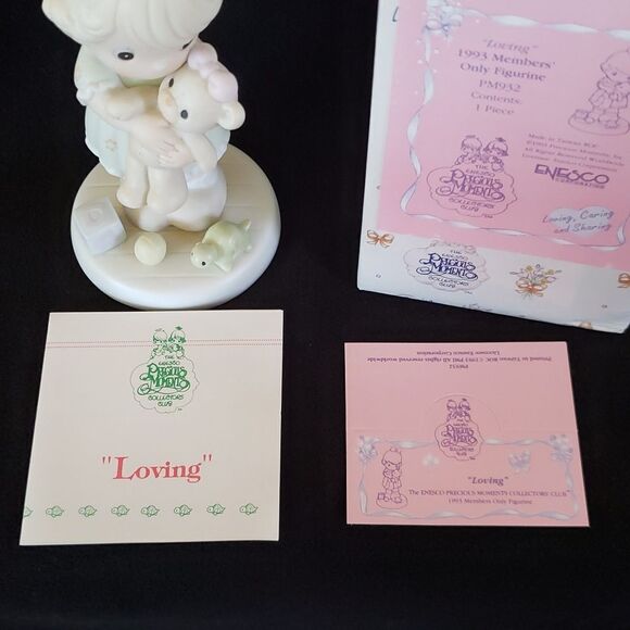 Vintage 1993 Precious Moments “Loving” Porcelain Figurine PM932 - Picture 2 of 11
